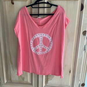 POL Women's Coral Pink V-Neck Tee with Studded Peace Sign NWOT Oversized SzS $35